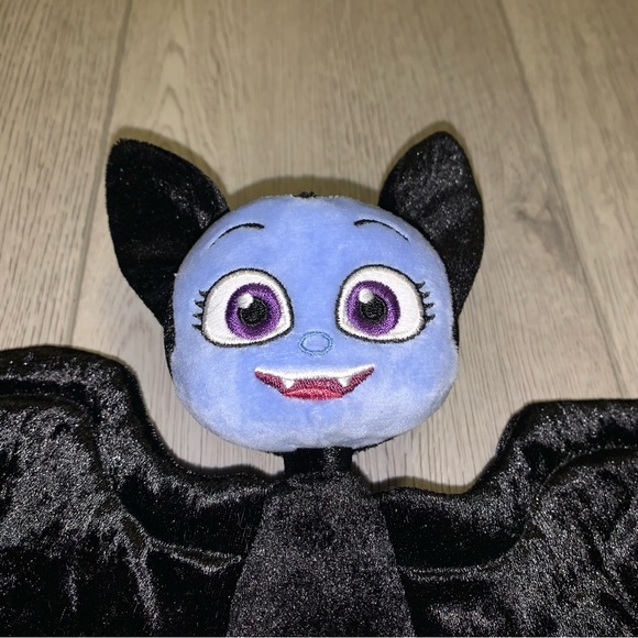 Vamprina Vee Bat Plush - Picture 2 of 9